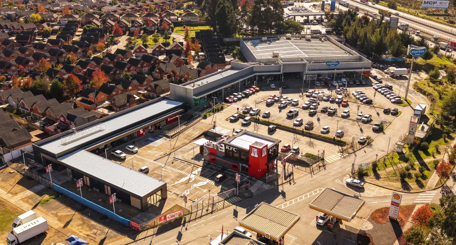 STRIP CENTER PUERTO CURAUMA